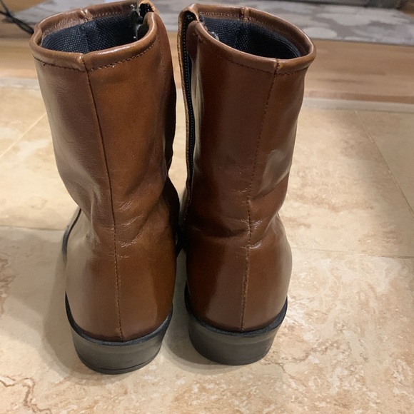Tony Lama low boots size 7 - Picture 10 of 10